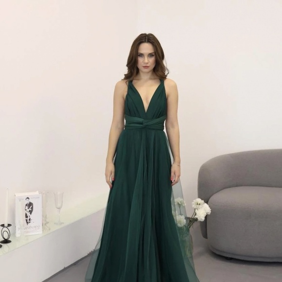 Emerald Green ✨ Convertible Infinity Bridesmaid Dress – One Size Fits Most - Picture 1 of 11